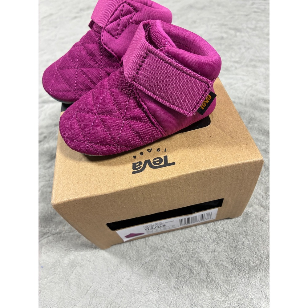 Teva Baby ReEmber Moccasin Slippers Size 2 Pink Quilted Crib Shoes Outdoors